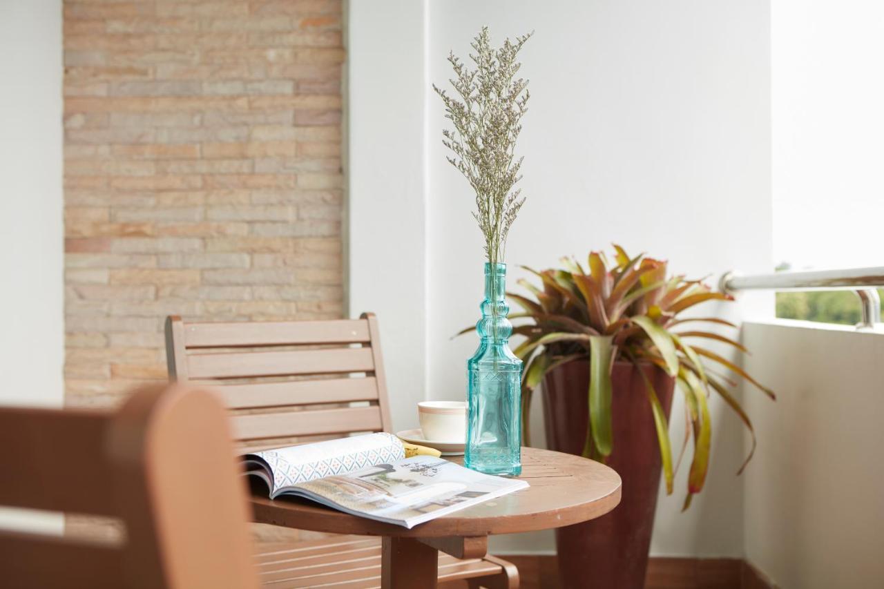 Rhienchai Place Hotel Сурат Тхани Екстериор снимка