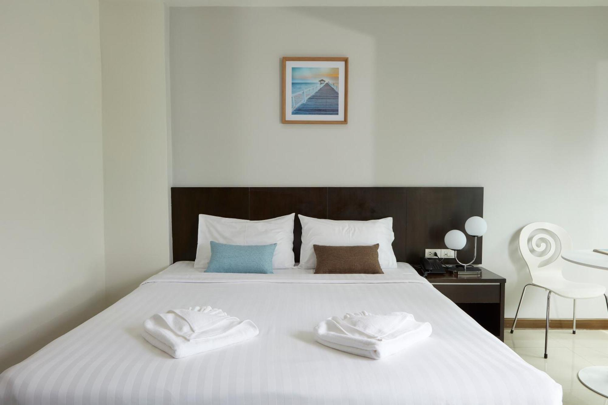 Rhienchai Place Hotel Сурат Тхани Екстериор снимка