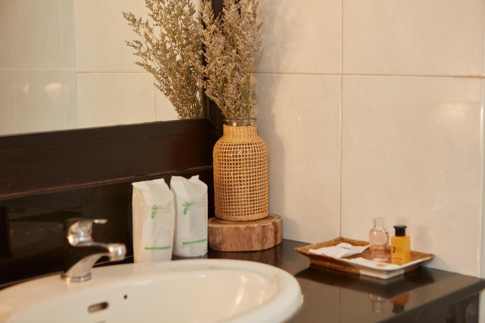 Rhienchai Place Hotel Сурат Тхани Екстериор снимка
