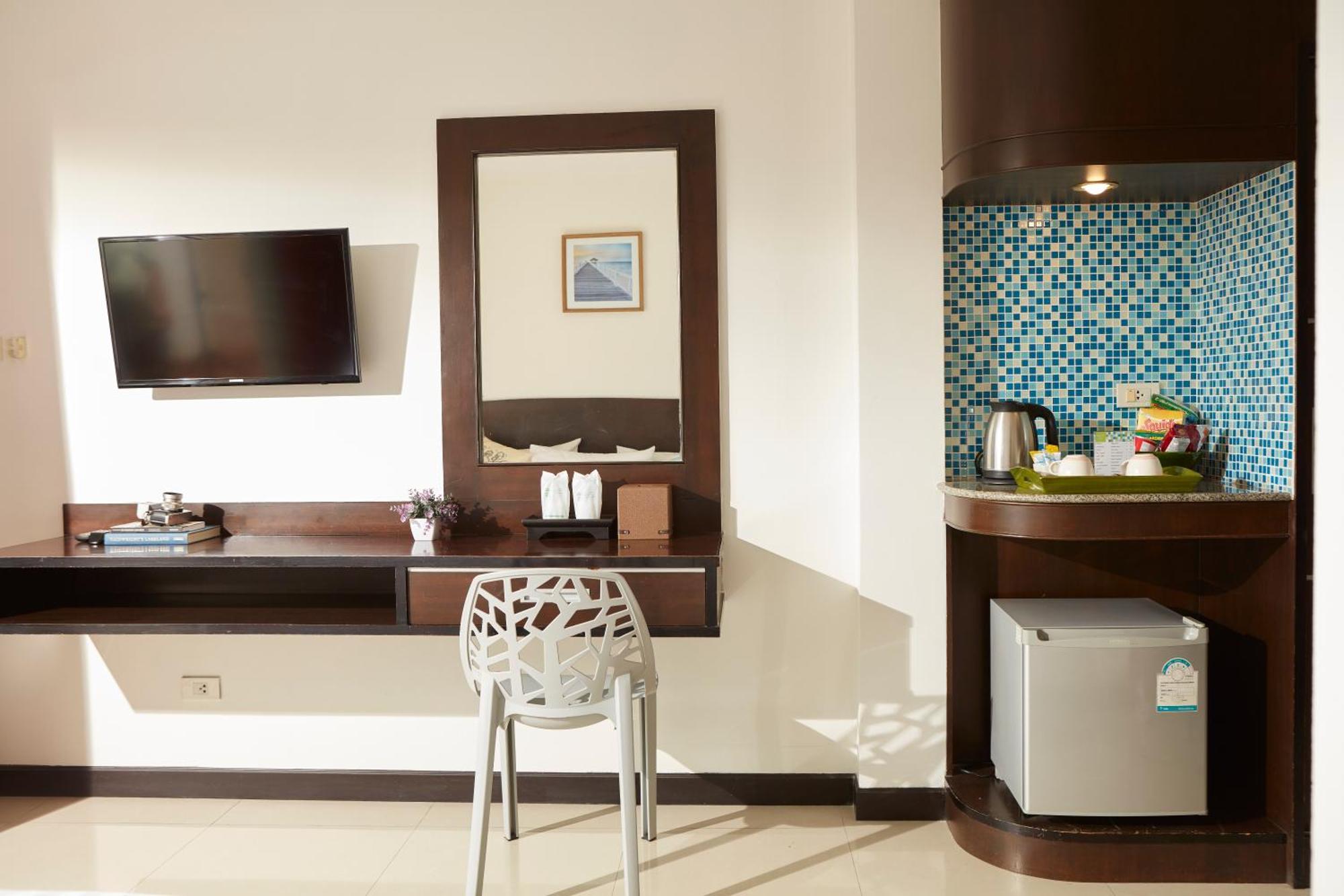 Rhienchai Place Hotel Сурат Тхани Екстериор снимка