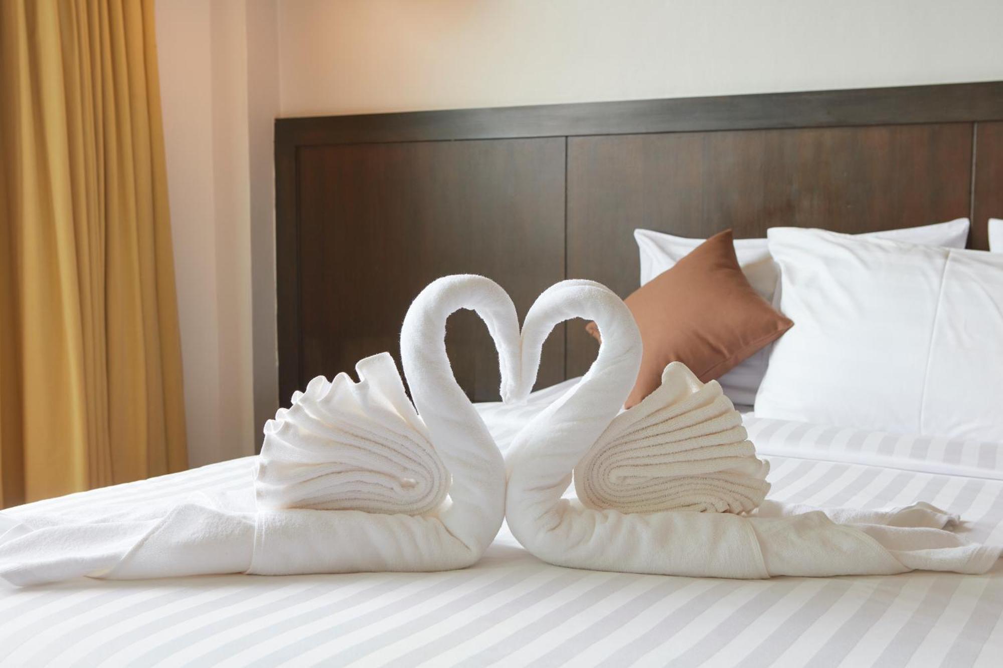 Rhienchai Place Hotel Сурат Тхани Екстериор снимка