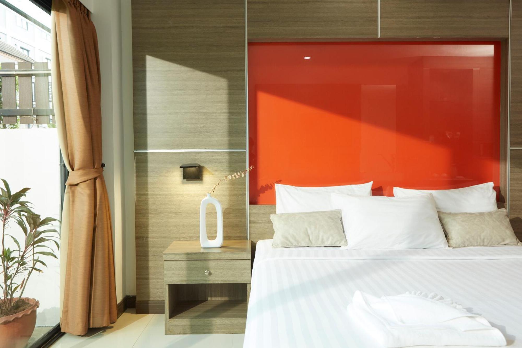 Rhienchai Place Hotel Сурат Тхани Екстериор снимка