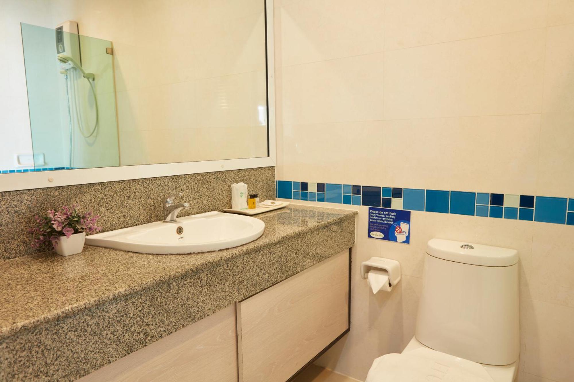 Rhienchai Place Hotel Сурат Тхани Екстериор снимка