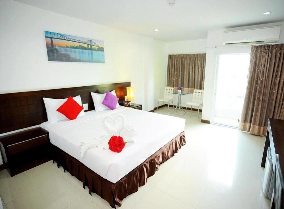 Rhienchai Place Hotel Сурат Тхани Екстериор снимка
